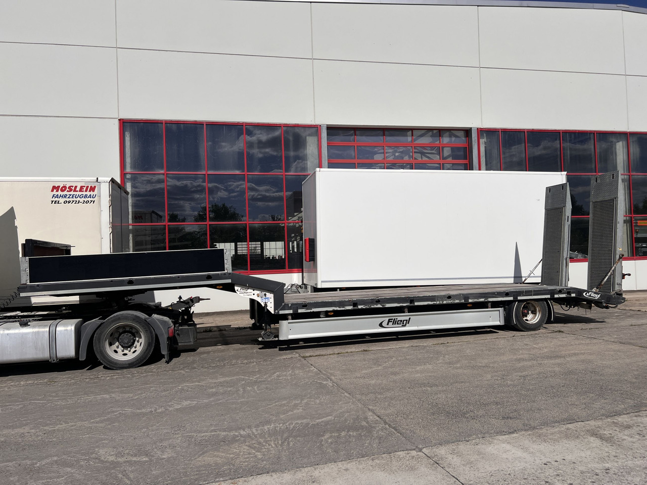 Müller Mitteltal T 1 Achs Satteltieflader - Низкорамный полуприцеп: фото 4 Müller Mitteltal T 1 Achs Satteltieflader - Низкорамный полуприцеп: фото 4