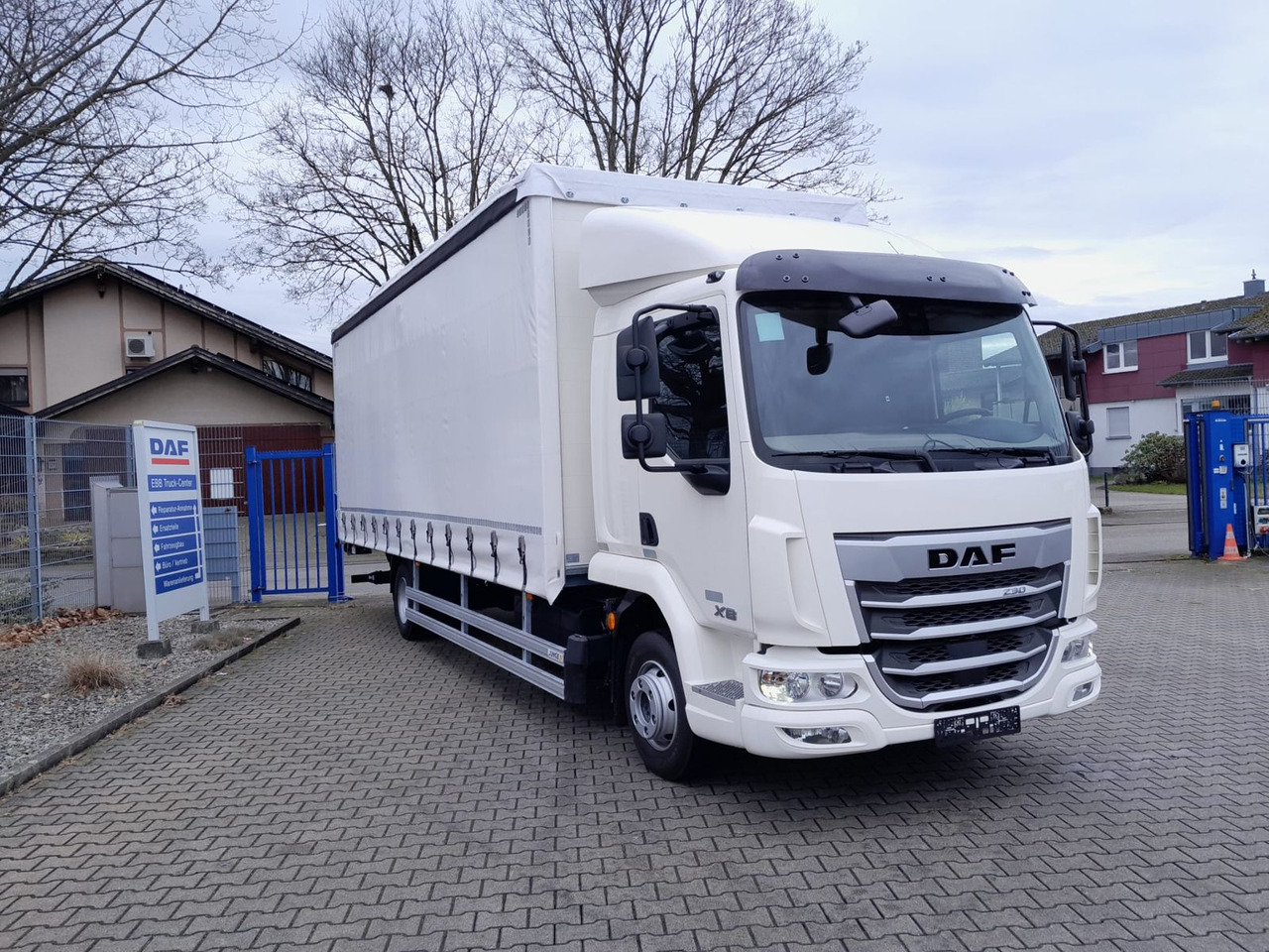 DAF FA XB 230 12t Junge Curtainsider - Тентованный грузовик: фото 1 DAF FA XB 230 12t Junge Curtainsider - Тентованный грузовик: фото 1