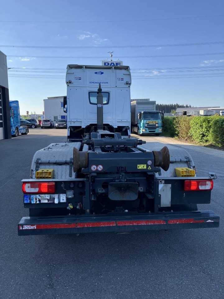 DAF FAN XF 480 mit VDL Abrollkipper DAF FAN XF 480 mit VDL Abrollkipper - Крюковой мультилифт: фото 5 DAF FAN XF 480 mit VDL Abrollkipper DAF FAN XF 480 mit VDL Abrollkipper - Крюковой мультилифт: фото 5