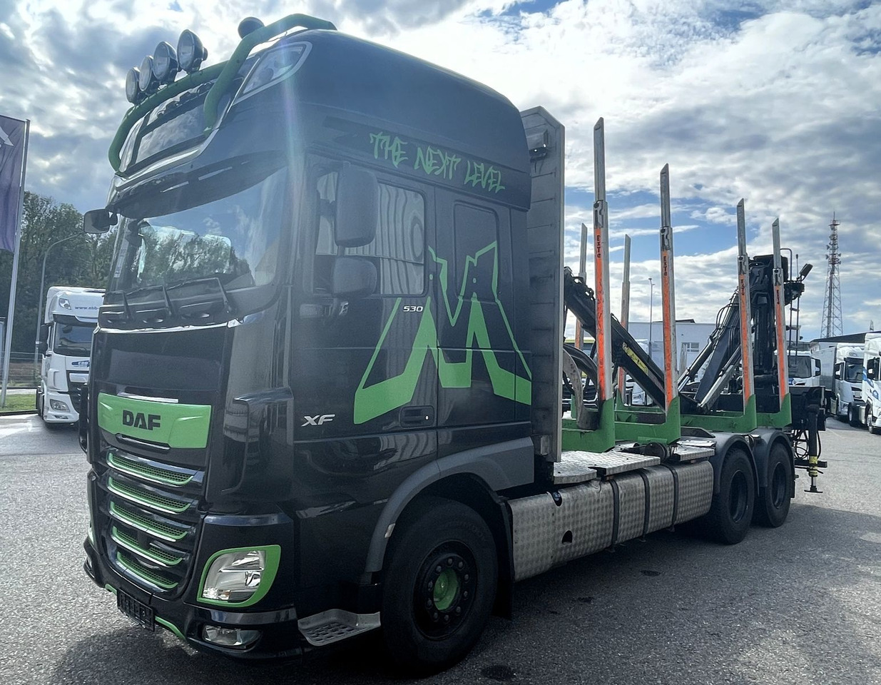 DAF FAT XF 530 SSC, Holztransport, Greifer mit Säge - Лесовоз, Автоманипулятор: фото 2 DAF FAT XF 530 SSC, Holztransport, Greifer mit Säge - Лесовоз, Автоманипулятор: фото 2