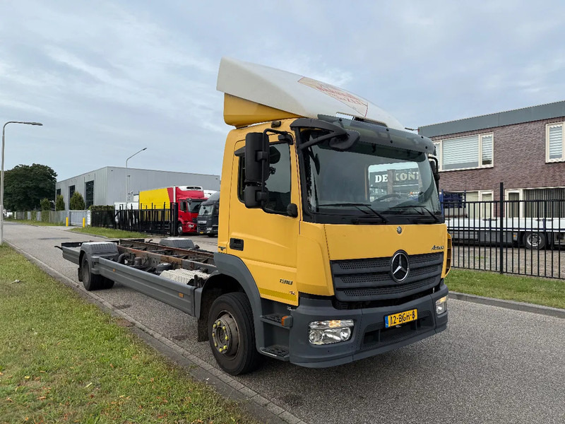 Mercedes-Benz Atego 1318 L - Грузовик-шасси: фото 1 Mercedes-Benz Atego 1318 L - Грузовик-шасси: фото 1