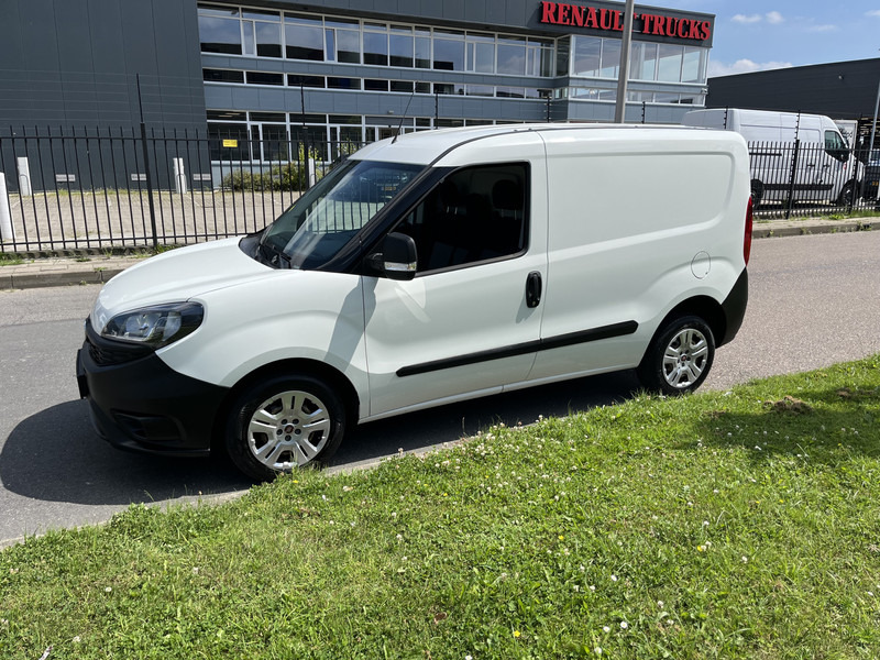 Легковой фургон Fiat Doblò 1.6 Ecojet , 100 pk, Airco, Nav,: фото 1