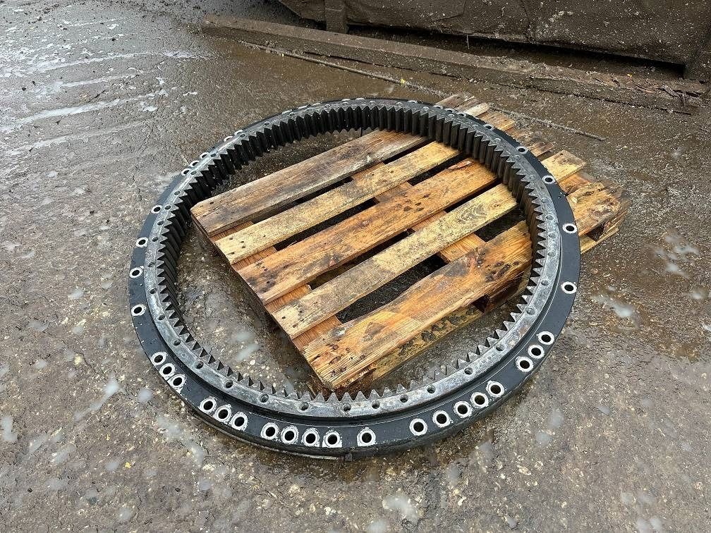 CAT 323 slew ring  - Ось и запчасти для Строительной техники: фото 2 CAT 323 slew ring  - Ось и запчасти для Строительной техники: фото 2
