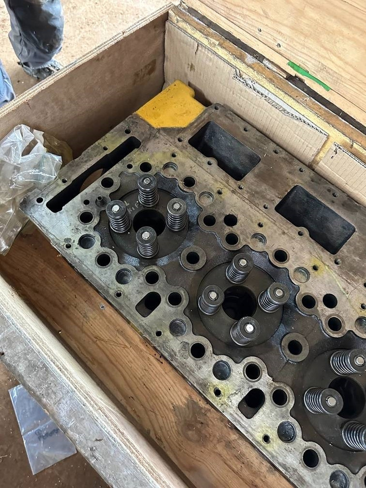CAT 7N9532 7N-9532 cylinder head - Двигатель для Строительной техники: фото 4 CAT 7N9532 7N-9532 cylinder head - Двигатель для Строительной техники: фото 4