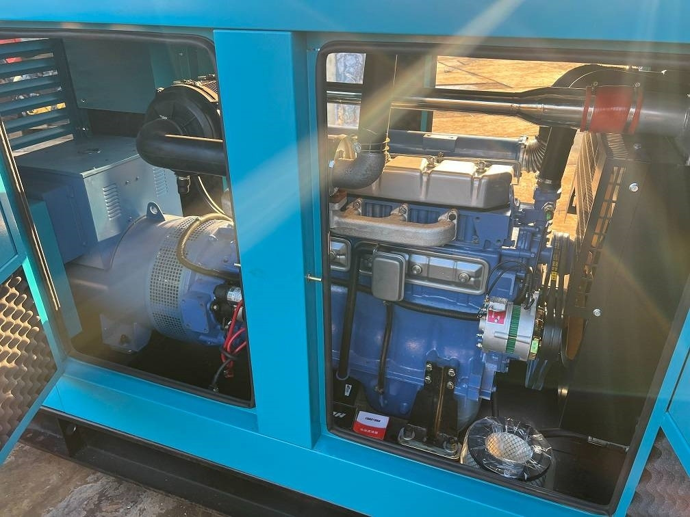 Электрогенератор Ricardo 150kva (120kw) silent generator 3 phase 50hz 400v: фото 11 Электрогенератор Ricardo 150kva (120kw) silent generator 3 phase 50hz 400v: фото 11