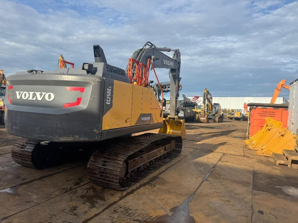 Volvo EC 250 EL - Гусеничный экскаватор: фото 5 Volvo EC 250 EL - Гусеничный экскаватор: фото 5