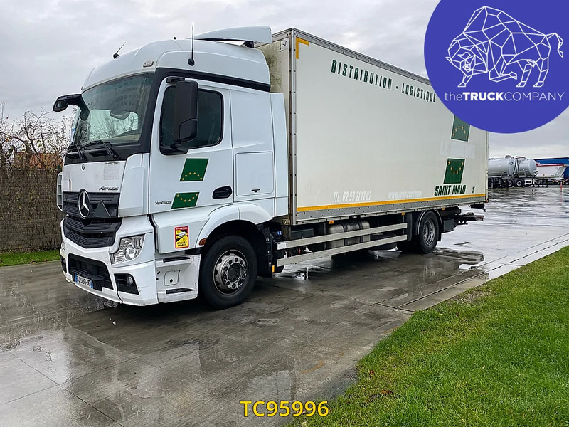 Грузовик с закрытым кузовом Mercedes-Benz Actros 1832: фото 1