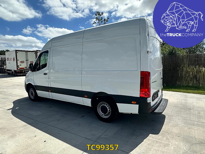 Mercedes-Benz Sprinter 317 CDI L2H2 - Цельнометаллический фургон: фото 4 Mercedes-Benz Sprinter 317 CDI L2H2 - Цельнометаллический фургон: фото 4