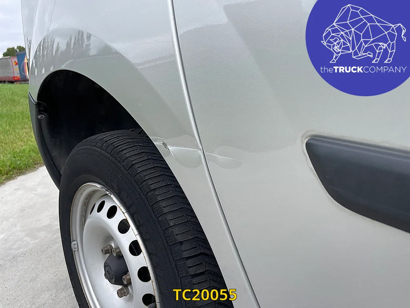 Цельнометаллический фургон Renault Kangoo 1.5 DCI: фото 12
