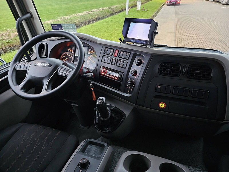 Фото интерьера 2: Грузовик с закрытым кузовом DAF LF 230 19T MANUAL AIRCO