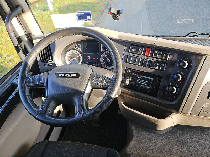 Фото интерьера 1: Тентованный грузовик DAF LF 290 16T AIRCO TAILLIFT