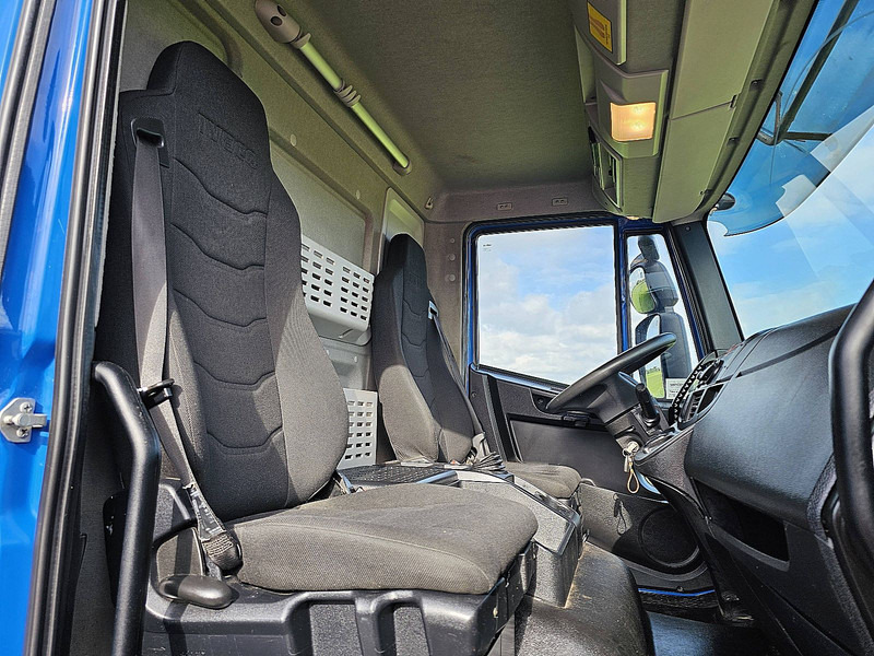 Грузовик с закрытым кузовом Iveco 120E21 EUROCARGO LIFT AIRCO SIDE DOOR: фото 7