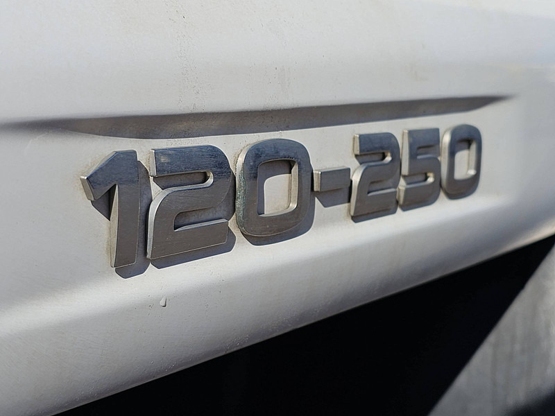 Грузовик с закрытым кузовом Iveco 120E25 EUROCARGO 3 SEATS AIRCO LIFT: фото 13