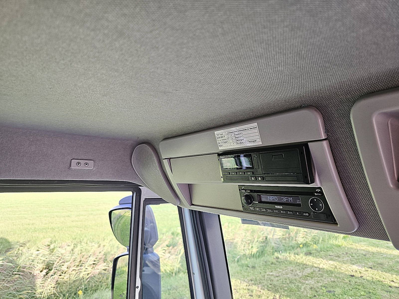 Грузовик с закрытым кузовом Iveco 120E25 EUROCARGO AIRCO TAILLIFT: фото 10