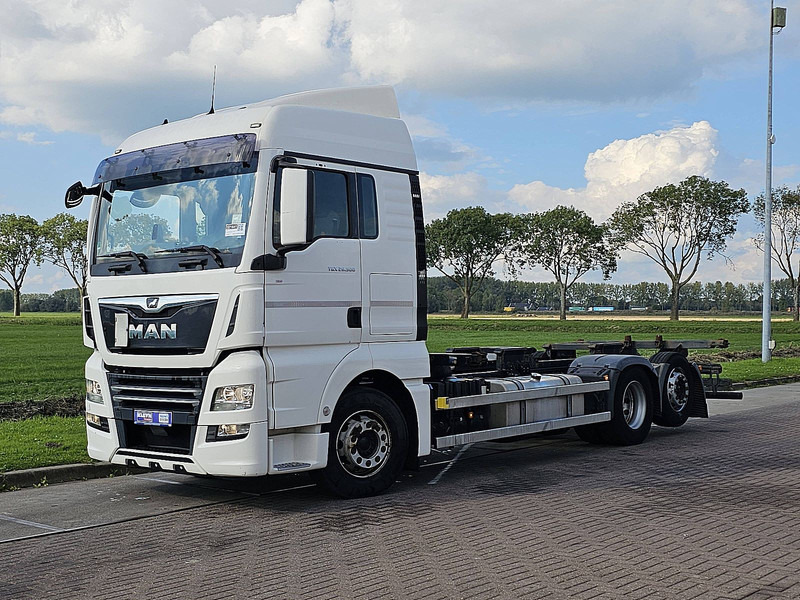 MAN 26.500 TGX - Грузовик-контейнеровоз/ Сменный кузов: фото 2 MAN 26.500 TGX - Грузовик-контейнеровоз/ Сменный кузов: фото 2