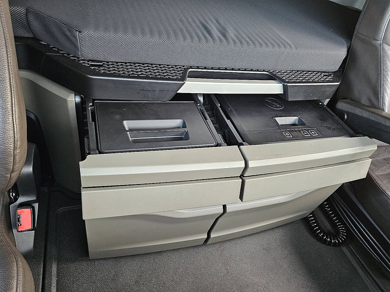 Грузовик-контейнеровоз/ Сменный кузов MAN 26.510 TGX GX 6X2 INTARDER: фото 10 Грузовик-контейнеровоз/ Сменный кузов MAN 26.510 TGX GX 6X2 INTARDER: фото 10