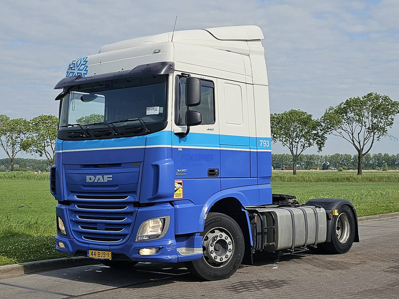 DAF XF 440 SPACECAB 2X TANK - Тягач: фото 2 DAF XF 440 SPACECAB 2X TANK - Тягач: фото 2