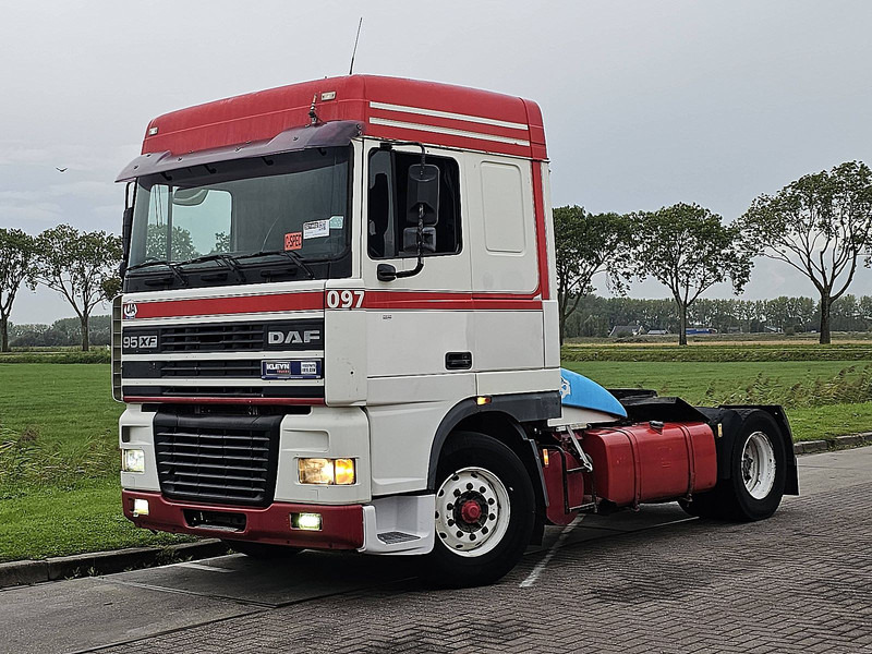 DAF XF 95.380 SPACECAB EURO 2 - Тягач: фото 2 DAF XF 95.380 SPACECAB EURO 2 - Тягач: фото 2