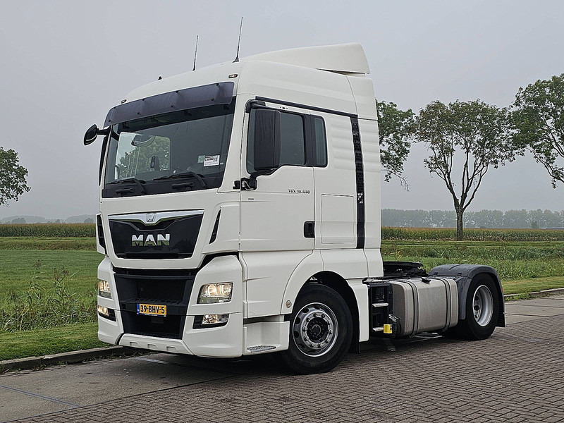 MAN 18.440 TGX XLX BLS 2X TANK - Тягач: фото 2 MAN 18.440 TGX XLX BLS 2X TANK - Тягач: фото 2