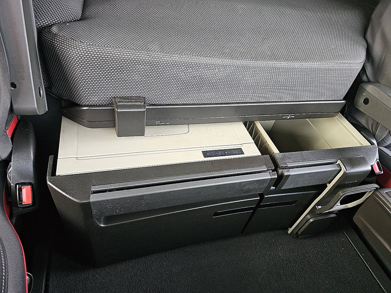 Тентованный грузовик Volvo FH 500 XL BDF+BOX LIFT: фото 11