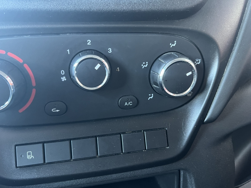Фургон с закрытым кузовом Iveco Daily 35S14 Thermokoffer 4,35m Klima Automatik!!: фото 15