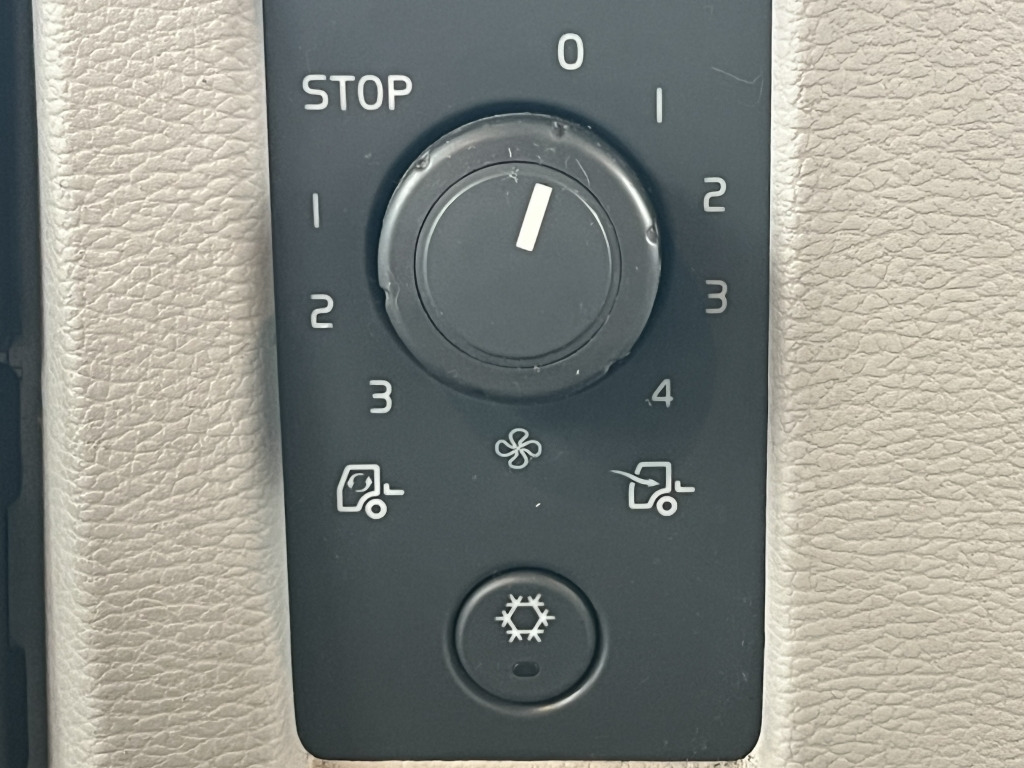 Volvo FL 260 7,2m LBW Klima Tempomat AHK Orig. 125'km - Тентованный грузовик: фото 2 Volvo FL 260 7,2m LBW Klima Tempomat AHK Orig. 125'km - Тентованный грузовик: фото 2