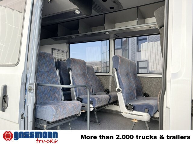 Mercedes-Benz 711 D-KA 4x2, Standklima, 11-Sitze, 2 x on stock - Микроавтобус, Пассажирский фургон: фото 4 Mercedes-Benz 711 D-KA 4x2, Standklima, 11-Sitze, 2 x on stock - Микроавтобус, Пассажирский фургон: фото 4