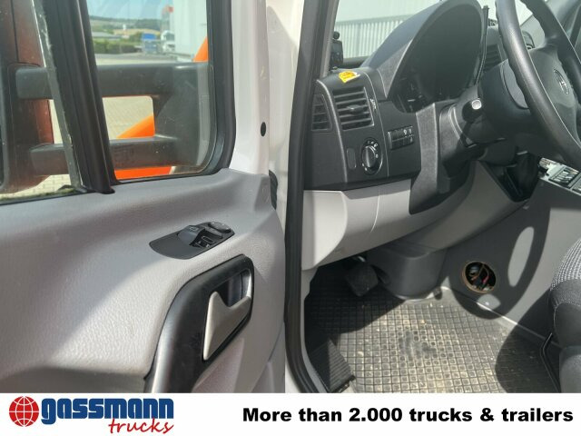 Mercedes-Benz Sprinter 516 CDI 4x2, Rettungswagen, Bi-Xenon - Цельнометаллический фургон: фото 4 Mercedes-Benz Sprinter 516 CDI 4x2, Rettungswagen, Bi-Xenon - Цельнометаллический фургон: фото 4