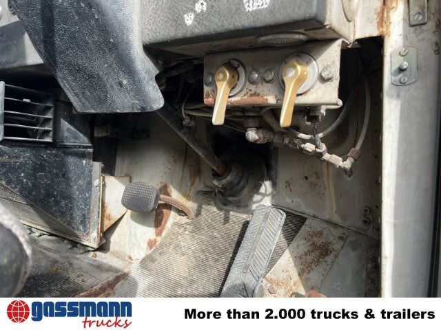 Saurer V5 4x2 - Грузовик бортовой/ Платформа: фото 3 Saurer V5 4x2 - Грузовик бортовой/ Платформа: фото 3