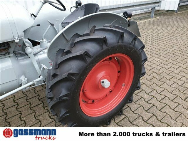 Traktor DL25 - Трактор: фото 2 Traktor DL25 - Трактор: фото 2