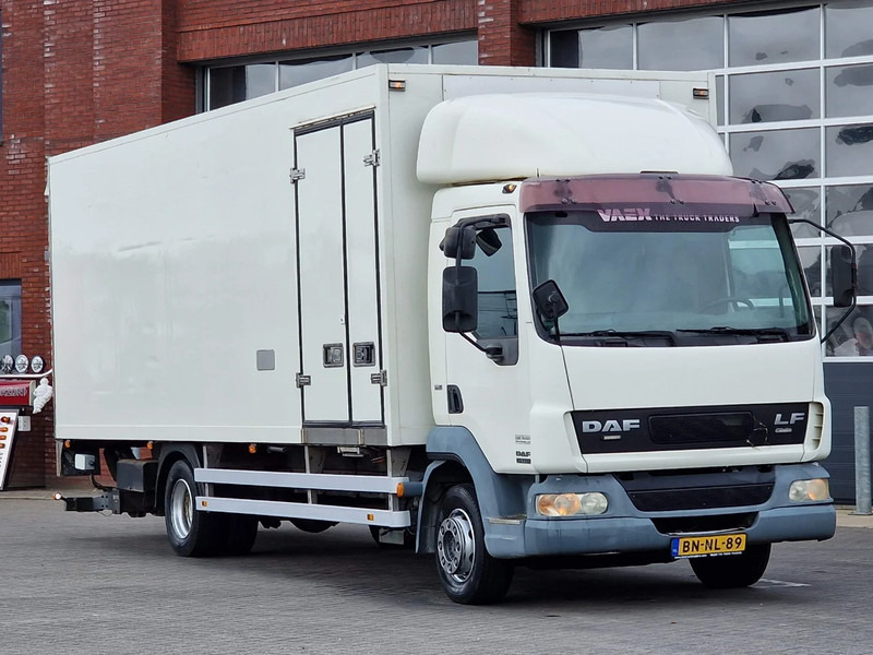 DAF LF 45.170 - Box - Loadlift - Manual gearbox - Old Tacho - Грузовик с закрытым кузовом: фото 1 DAF LF 45.170 - Box - Loadlift - Manual gearbox - Old Tacho - Грузовик с закрытым кузовом: фото 1