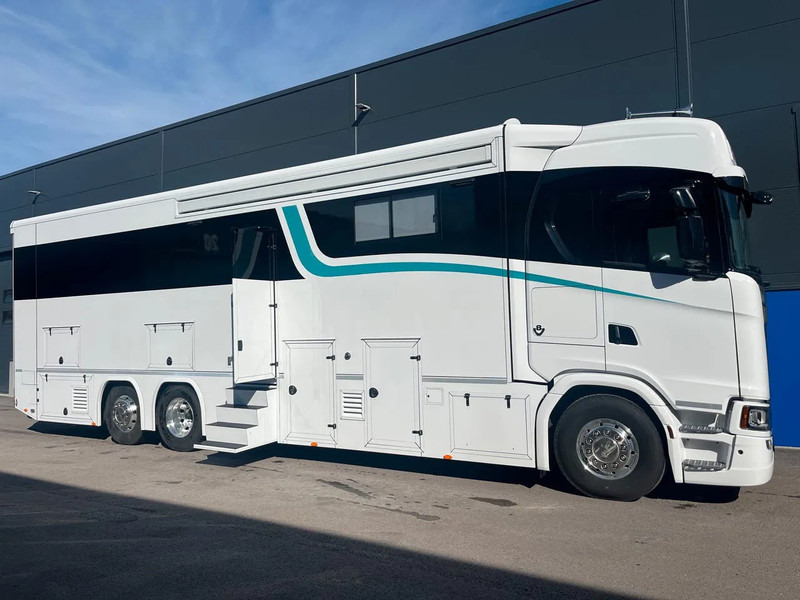 Scania S590 V8 6x2 Camper / Motorhome - New 2025 - Garage - Slide out - - Дом на колесах: фото 3 Scania S590 V8 6x2 Camper / Motorhome - New 2025 - Garage - Slide out - - Дом на колесах: фото 3