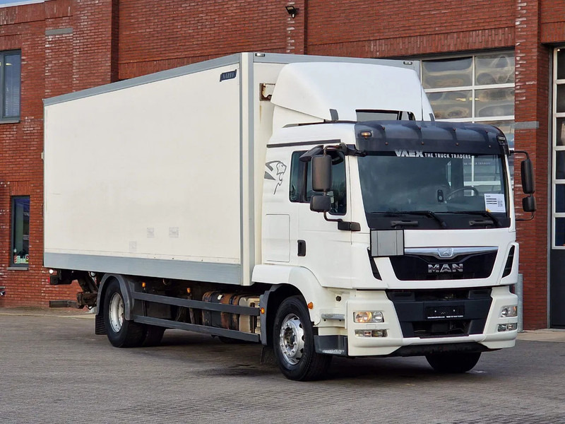 MAN TGM 18.290 4x2 - Sleepercab - Box with sidedoors - Loadlift - Full air - Euro 6 - Automatic - Грузовик с закрытым кузовом: фото 1 MAN TGM 18.290 4x2 - Sleepercab - Box with sidedoors - Loadlift - Full air - Euro 6 - Automatic - Грузовик с закрытым кузовом: фото 1