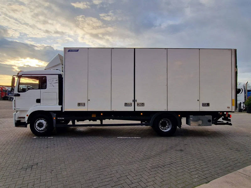MAN TGM 18.290 4x2 - Sleepercab - Box with sidedoors - Loadlift - Full air - Euro 6 - Automatic - Грузовик с закрытым кузовом: фото 4 MAN TGM 18.290 4x2 - Sleepercab - Box with sidedoors - Loadlift - Full air - Euro 6 - Automatic - Грузовик с закрытым кузовом: фото 4