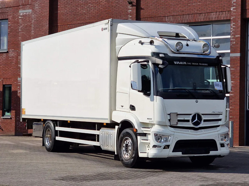 Mercedes-Benz Actros 1833 4x2 - Box with sidedoors - Loadlift - Sleeper cab - Full air - 5.80WB - Грузовик с закрытым кузовом: фото 1 Mercedes-Benz Actros 1833 4x2 - Box with sidedoors - Loadlift - Sleeper cab - Full air - 5.80WB - Грузовик с закрытым кузовом: фото 1