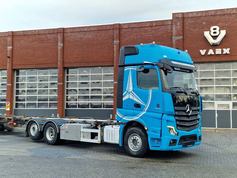 Грузовик-контейнеровоз/ Сменный кузов Mercedes-Benz Actros 2553 6x2 - BDF - Retarder - 4.90 WB - Full air + Fliegl trailer 2017: фото 17 Грузовик-контейнеровоз/ Сменный кузов Mercedes-Benz Actros 2553 6x2 - BDF - Retarder - 4.90 WB - Full air + Fliegl trailer 2017: фото 17