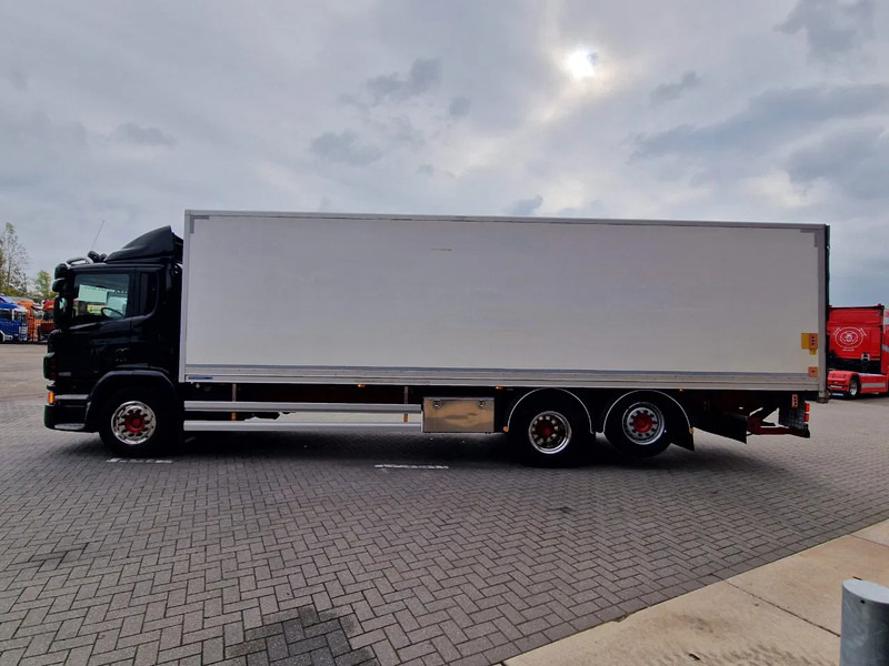 Scania P280 6x2*4 - Box - Loadlift - Low KM - Steering axle - Euro 6 - Full air - Грузовик с закрытым кузовом: фото 4 Scania P280 6x2*4 - Box - Loadlift - Low KM - Steering axle - Euro 6 - Full air - Грузовик с закрытым кузовом: фото 4