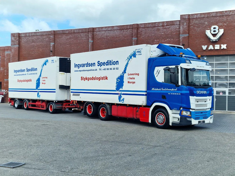 Scania R500 NGS B6X2NB / Trailer-Bygg 12-2004 / Frigobox Sidedoors / Rohrbahen / hooks - Рефрижератор: фото 1 Scania R500 NGS B6X2NB / Trailer-Bygg 12-2004 / Frigobox Sidedoors / Rohrbahen / hooks - Рефрижератор: фото 1