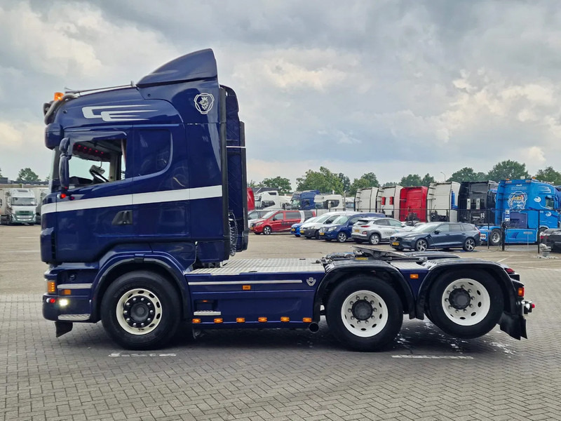 Scania R560 V8 Highline 6x2 - Show truck - Manual gearbox - 2.90 WB - PTO/Hydraulic - Double glazed - Тягач: фото 4 Scania R560 V8 Highline 6x2 - Show truck - Manual gearbox - 2.90 WB - PTO/Hydraulic - Double glazed - Тягач: фото 4
