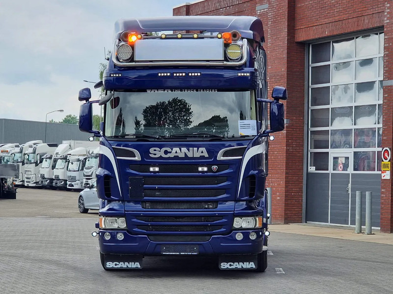 Scania R560 V8 Highline 6x2 - Show truck - Manual gearbox - 2.90 WB - PTO/Hydraulic - Double glazed - Тягач: фото 2 Scania R560 V8 Highline 6x2 - Show truck - Manual gearbox - 2.90 WB - PTO/Hydraulic - Double glazed - Тягач: фото 2