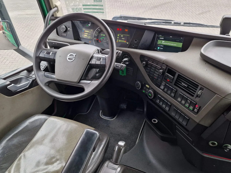 Грузовик-шасси Volvo FH 13.460 Globetrotter 6x2 - Chassis - 4.60 WB - HUB Reduction - LNG: фото 16 Грузовик-шасси Volvo FH 13.460 Globetrotter 6x2 - Chassis - 4.60 WB - HUB Reduction - LNG: фото 16