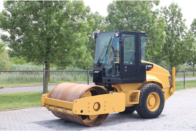 Caterpillar CS423 E | AIRCO | GOOD WORKING | BW 177 - Каток: фото 2 Caterpillar CS423 E | AIRCO | GOOD WORKING | BW 177 - Каток: фото 2