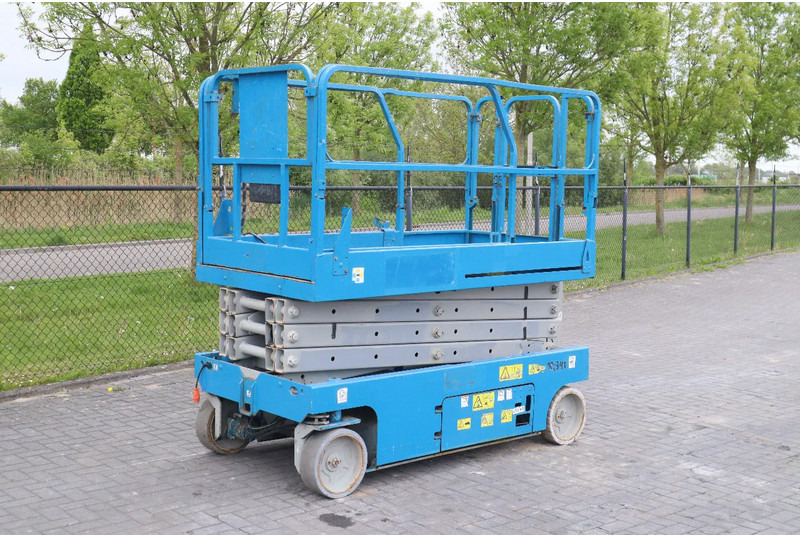 Genie GS-2646 | 10 METER | 454 KG - Ножничный подъемник: фото 3 Genie GS-2646 | 10 METER | 454 KG - Ножничный подъемник: фото 3
