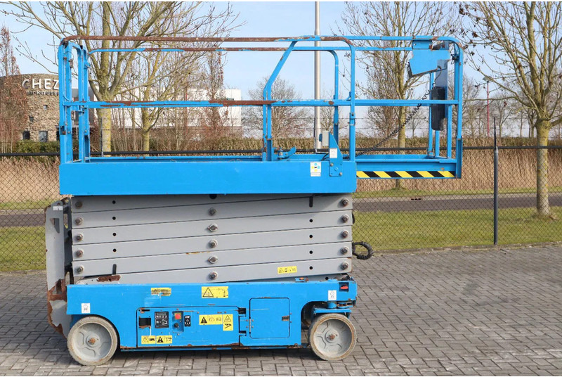Genie GS-4047 | 14 METER | 350 KG - Ножничный подъемник: фото 4 Genie GS-4047 | 14 METER | 350 KG - Ножничный подъемник: фото 4