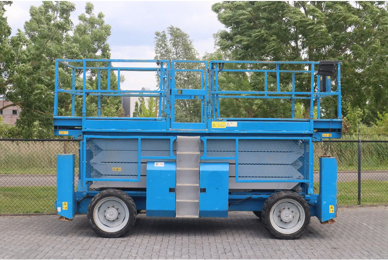 Genie GS-4390 RT | 15 METER | 680 KG - Ножничный подъемник: фото 1 Genie GS-4390 RT | 15 METER | 680 KG - Ножничный подъемник: фото 1