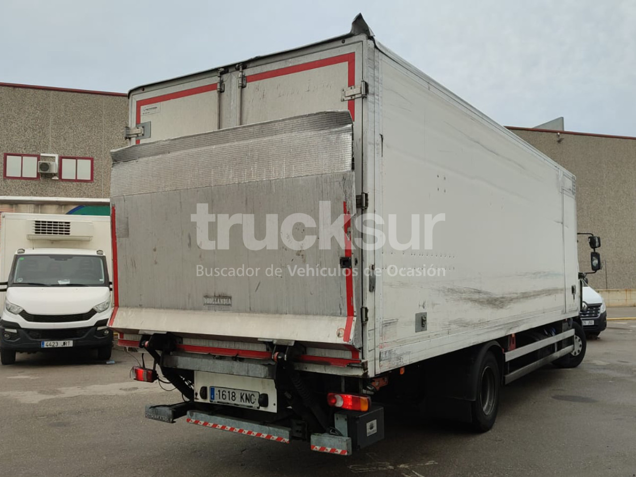 RENAULT D 14.240 - Грузовик с закрытым кузовом: фото 3 RENAULT D 14.240 - Грузовик с закрытым кузовом: фото 3