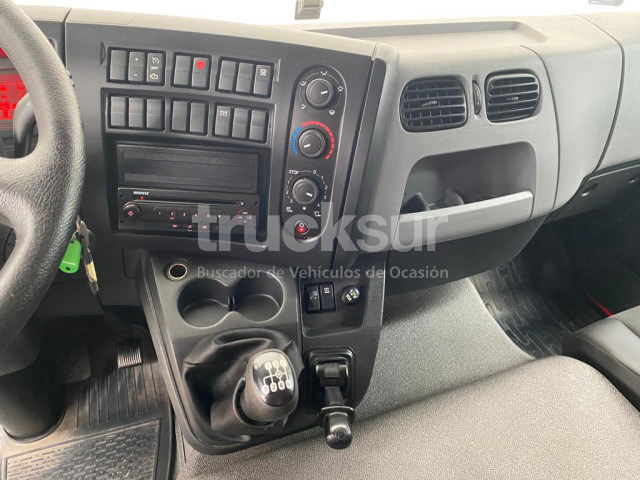 Тентованный грузовик RENAULT D12.250: фото 14 Тентованный грузовик RENAULT D12.250: фото 14