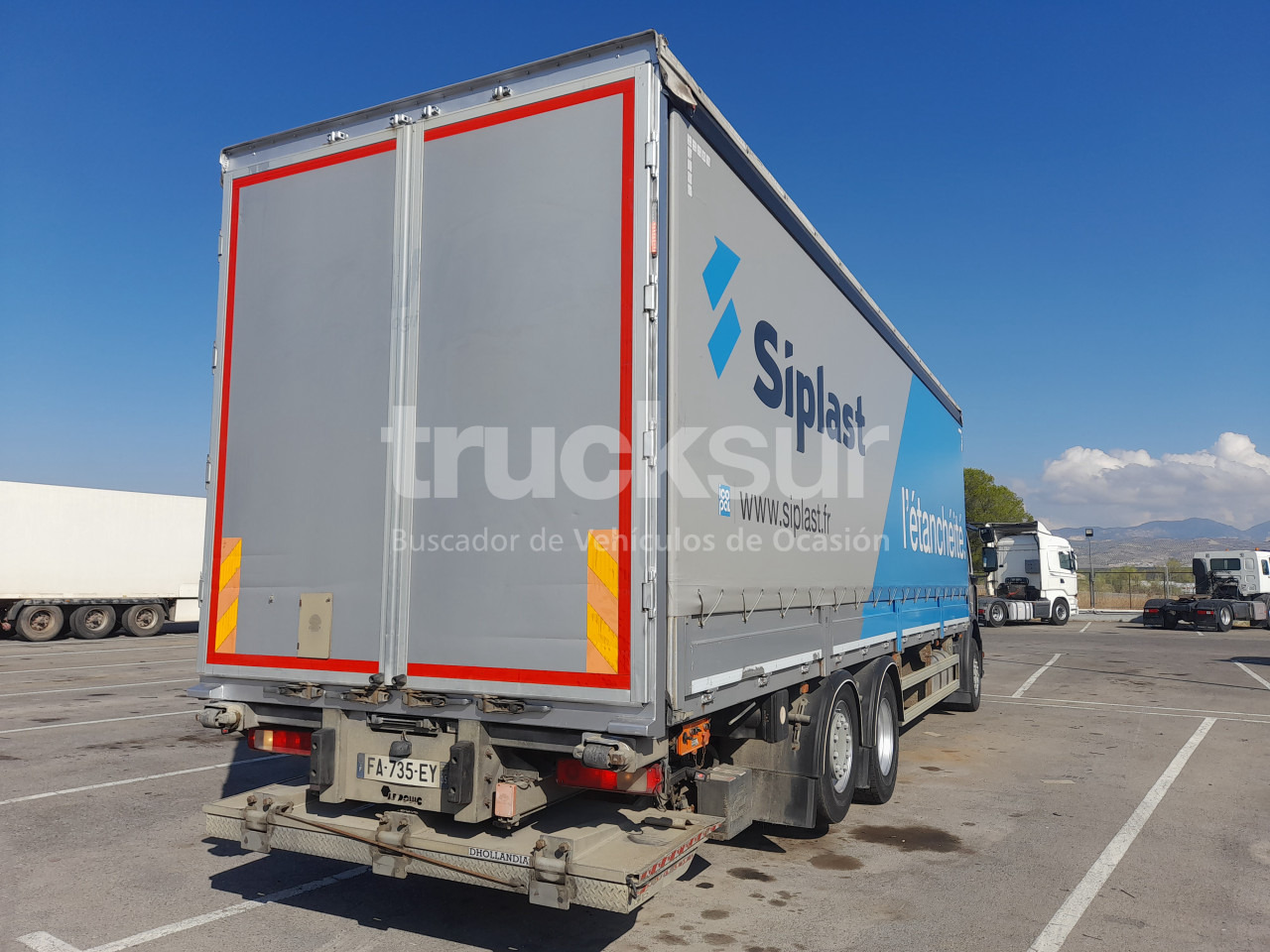 RENAULT D320.26 ejes 6x2*4 - Тентованный грузовик: фото 5 RENAULT D320.26 ejes 6x2*4 - Тентованный грузовик: фото 5
