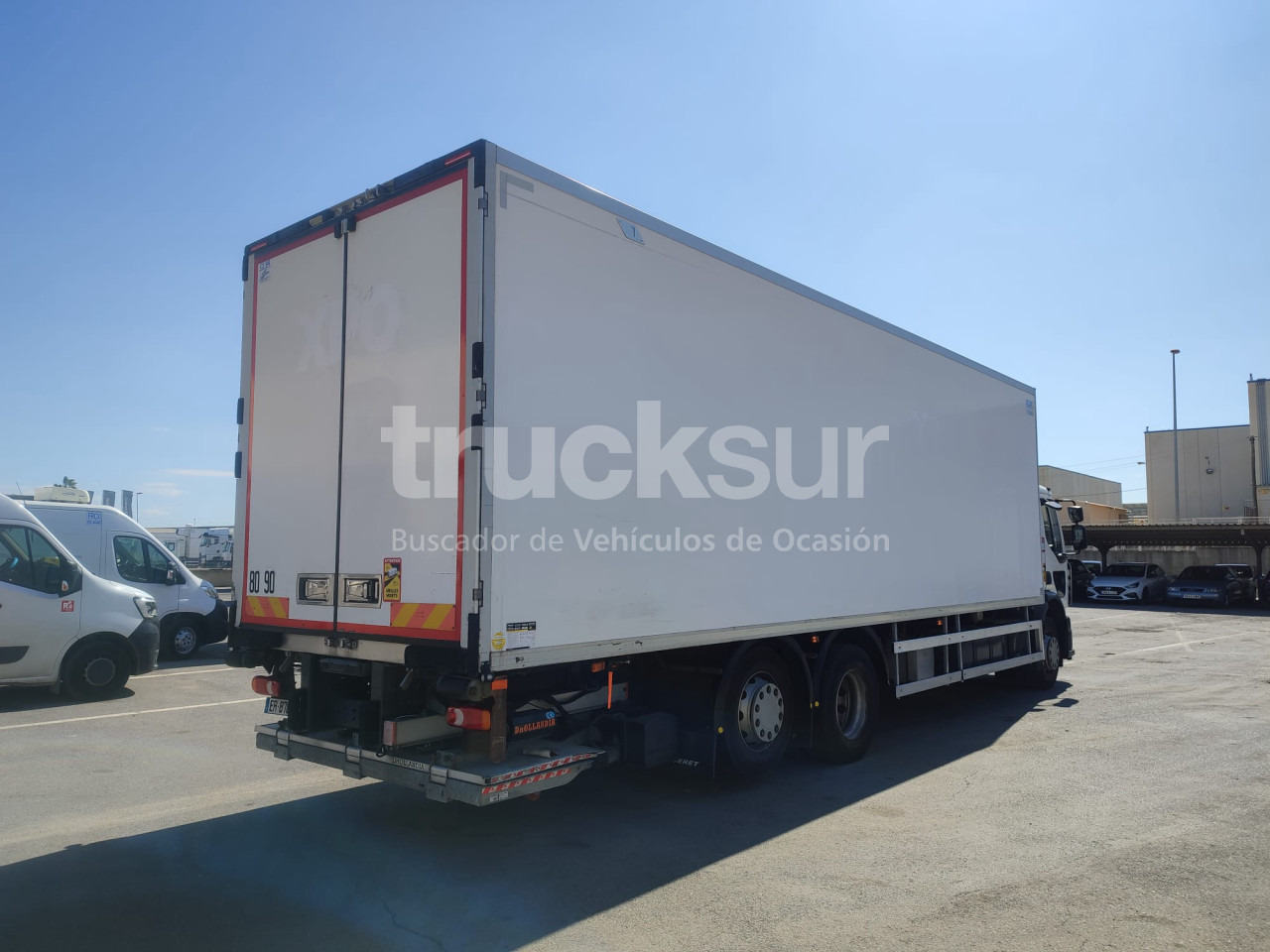 RENAULT D320.26 ejes 6x2*4 - Рефрижератор: фото 4 RENAULT D320.26 ejes 6x2*4 - Рефрижератор: фото 4