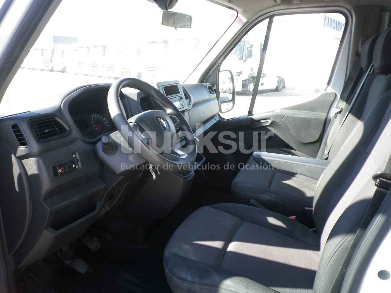 Фургон с закрытым кузовом RENAULT MASTER 165.35 GV: фото 10 Фургон с закрытым кузовом RENAULT MASTER 165.35 GV: фото 10